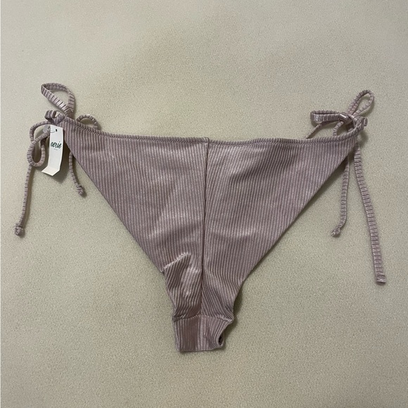 *NEW* Aerie Iridescent Pearl Scooped Top Bikini - Picture 7 of 10